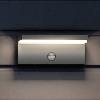 Philips LED vonkajšie nástenné svietidlo Bustan Sensor 2.700 K