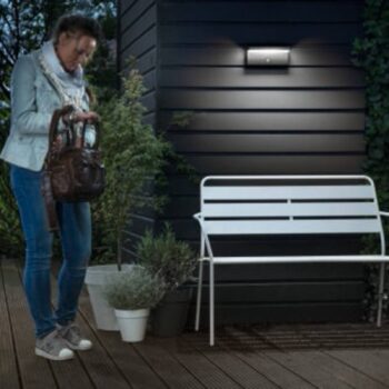 Philips LED vonkajšie nástenné svietidlo Bustan Sensor, 4 000 K