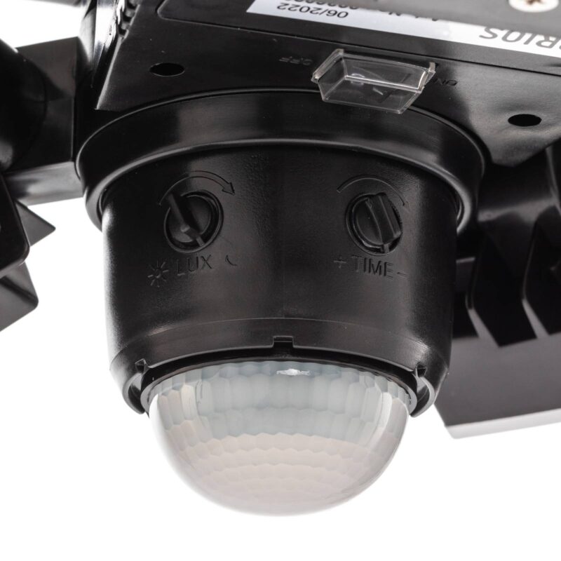 Prios LED solárne nástenné svietidlo Wrenley, čierne, senzor Prios LED solárne nástenné svietidlo Wrenley, čierne, senzor