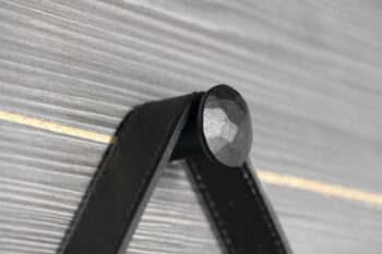 SAPHO - ORBITER guľaté zrkadlo s LED osvetlením, kožený popruh, ø 70cm, čierna mat ORL070