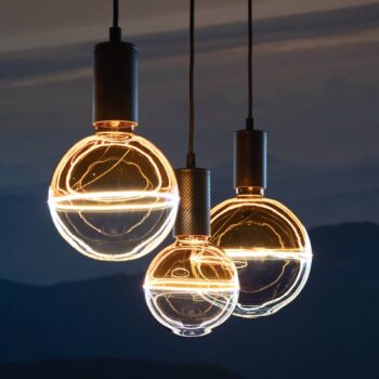 SEGULA LED guľa Illusion, E27 G125 modrá/jantárová 5W 1900K stmievanie