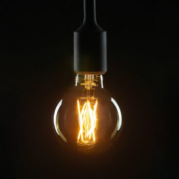 SEGULA LED žiarovka E27 5W G95 1900K stmieva smoke