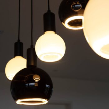 SEGULA LED žiarovka plávajúca, E27, biela G125 5 W 922 dim