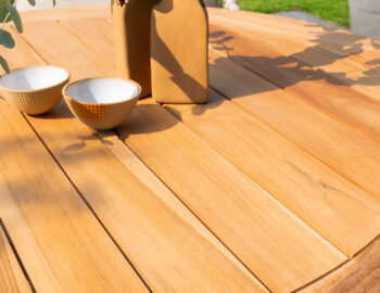 Saba Low teak jedálenský stôl Ø130 cm latte