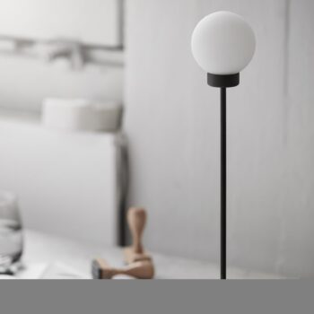 Severná stolová lampa Snowball, čierna