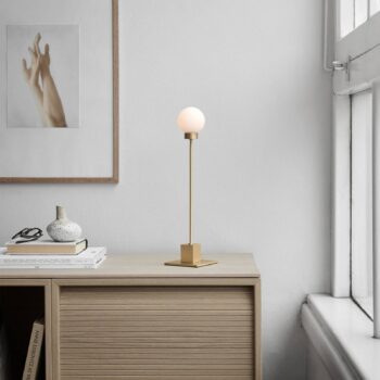 Severná stolová lampa Snowball, mosadz