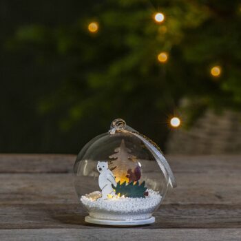 Sklenená LED guľa Forest Friends medveď so stromom