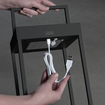 Solárna LED lucerna Portofino, stena/stôl, čierna