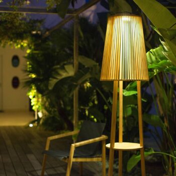 Solárna stojaca lampa Tecka so snímačom, teak