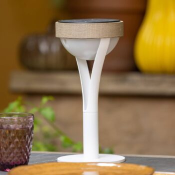 Solárna stolová lampa Tyble LED, biela / teak, 2 700 K, 200 lm