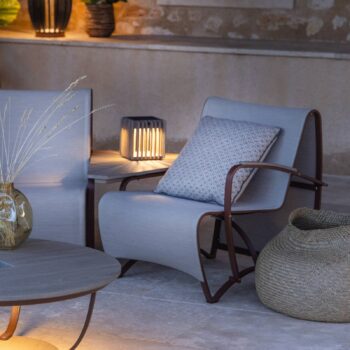 Solárna stolová lampa Verti LED, teakovo-sivá, 3 000 K, 300 lm