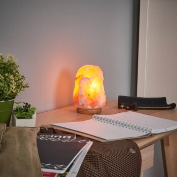 Soľná lampa ROCK šíri príjemné svetlo