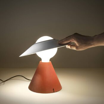 Stilnovo Fante stolová LED lampa, 2 700 K, červená