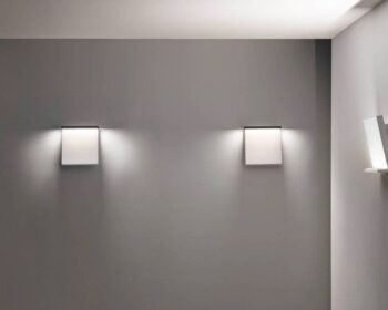 Stilnovo LED nástenné svetlo Inbilico, zlatá farba, výška 25 cm