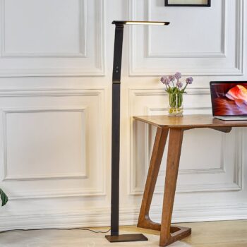 Stmievateľná stojaca LED lampa Salome farba svetla