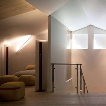 Stojaca LED lampa Artemide Ilio App červená 2700K