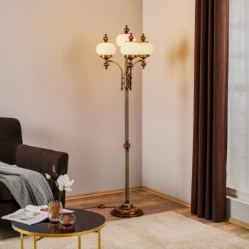 Stojaca lampa Delia, starožitná mosadz