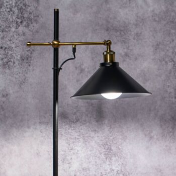 Stojaca lampa Lenius s pohyblivým tienidlom