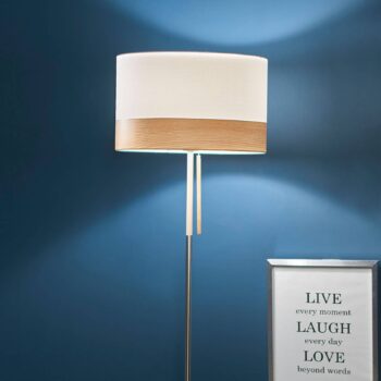 Stojaca lampa Libba so šnúrovým vypínačom