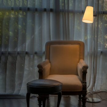 Stojaca lampa Lupe nastaviteľné textilné tienidlo