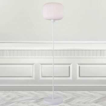 Stojaca lampa Milford s bielym tienidlom zo skla