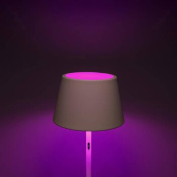 Stojacia LED lampa Pomezia do exteriéru, USB biela