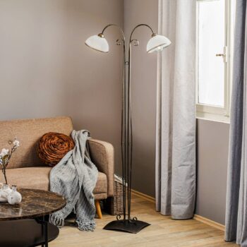 Stojacia lampa Antica v štýle vidieckeho domu, 2-plameňové