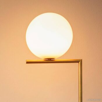 Stojacia lampa FLOS IC F1, brúsená mosadz