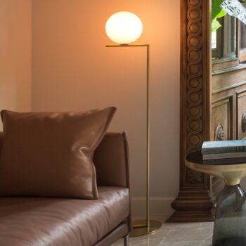 Stojacia lampa FLOS IC F1, brúsená mosadz
