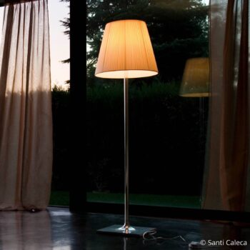 Stojacia lampa FLOS KTribe F3 s textilným tienidlom, béžová