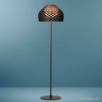 Stojacia lampa FLOS Tatou F so stmievačom, okrovo sivá