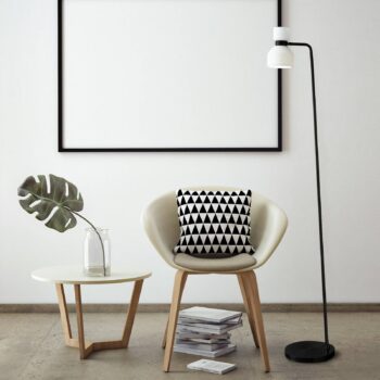 Stojacia lampa Fifty, čierna, opálovo biele sklo, nastaviteľná
