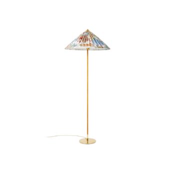 Stojacia lampa GUBI 9602, mosadz/ratan, látkové tienidlo Pierre Frey
