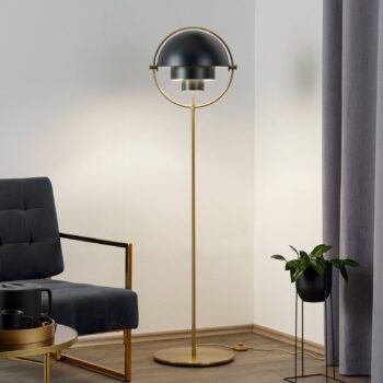 Stojacia lampa GUBI Multi-Lite, výška 148 cm, mosadz/čierna