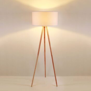Stojacia lampa Lindby Charlia, biela, drevo, výška 150 cm