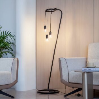 Stojacia lampa Lindby Elira, čierna, kov, výška 150 cm, E27