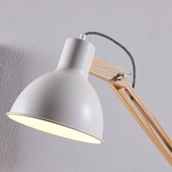 Stojacia lampa Lindby Shivanja, drevo, nastaviteľná, 146 cm, E27
