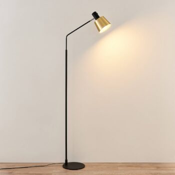 Stojacia lampa Lindby Vlada, 144 cm, mosadz, čierna, kov