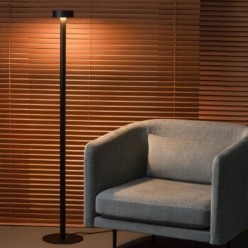 Stojacia lampa Milan Peak Lane LED čierna 130 cm
