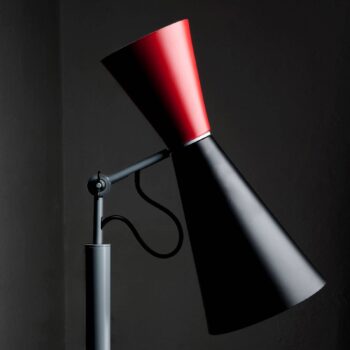 Stojacia lampa Nemo Parliament, čierna/červená