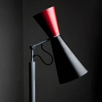 Stojacia lampa Nemo Parliament, čierna/červená