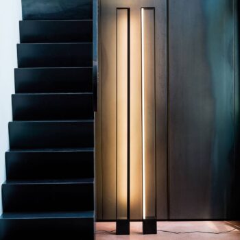 Stojacia lampa Nemo Tru LED 2 700 K, čierna lakovaná