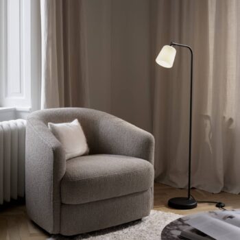 Stojacia lampa New Works Materiál, opálovo biela, sklo, výška 125 cm