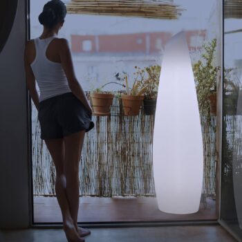 Stojacia lampa Newgarden Fredo LED, dobíjateľná batéria, výška 170 cm