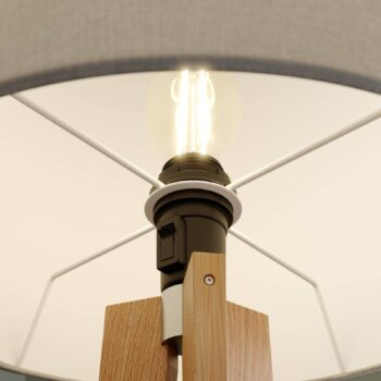 Stojacia lampa Quitani Nida, drevený rám, biele tienidlo