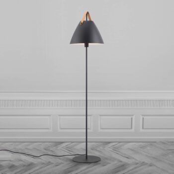 Stojacia lampa Strap z kovu, kožená páska, čierna