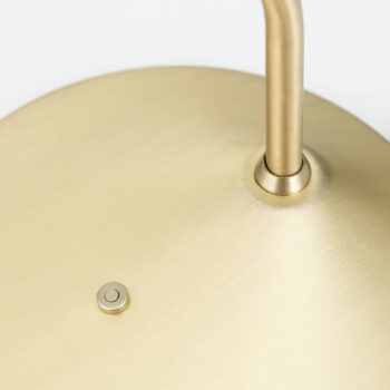 Stolná LED lampa Cobra v matnej mosadzi