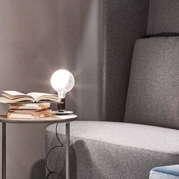 Stolná LED lampa FLOS Lampadina, čierna