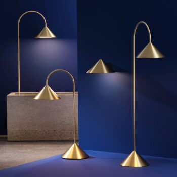 Stolná LED lampa FRANDSEN Grasp, mosadzná farba, výška 47 cm