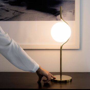 Stolná LED lampa Le Vita s opálovým sklom